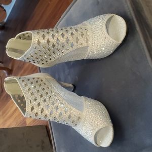 Pierre Dumas open toe booties
